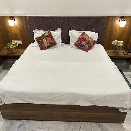 Hotel Zen Khajuraho Exterior photo