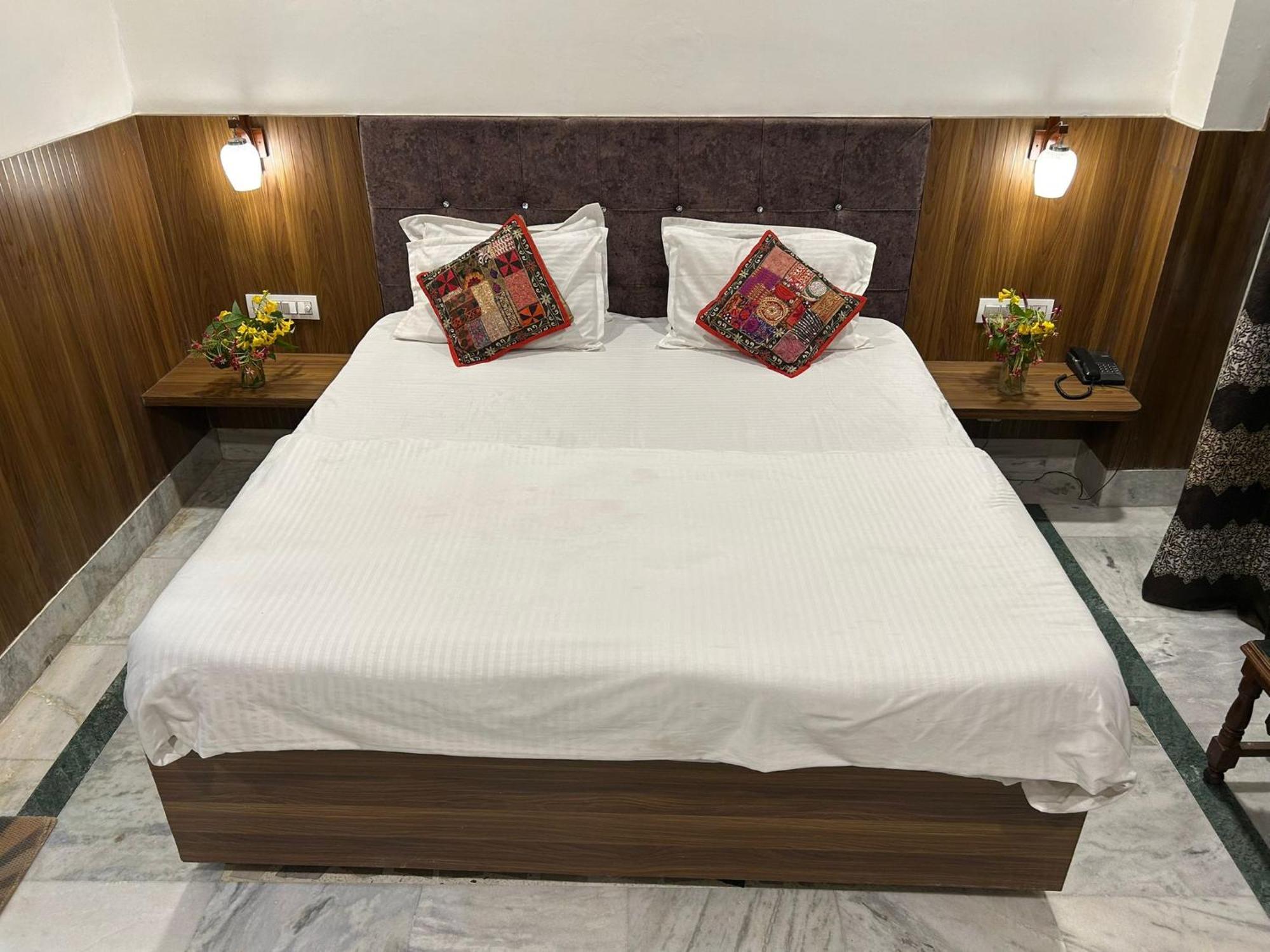 Hotel Zen Khajuraho Exterior photo